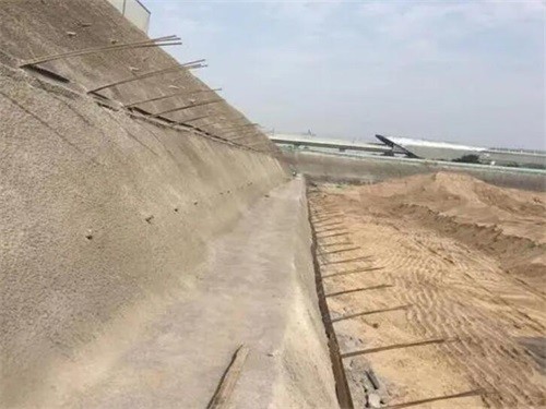 和政河道边坡加固